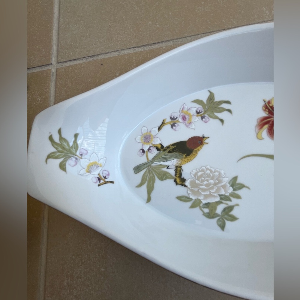 Vintage Chinese garden floral bird ceramic oven to table oval casserole dish. - Picture 3 of 6